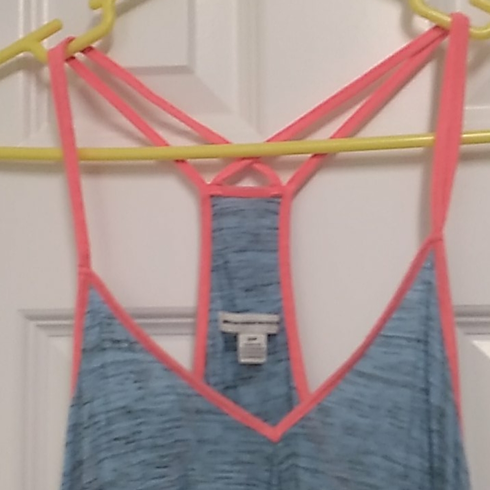Top - Picture 2 of 3